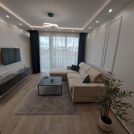 Apartamento Kat Apartman Subotica Exterior foto
