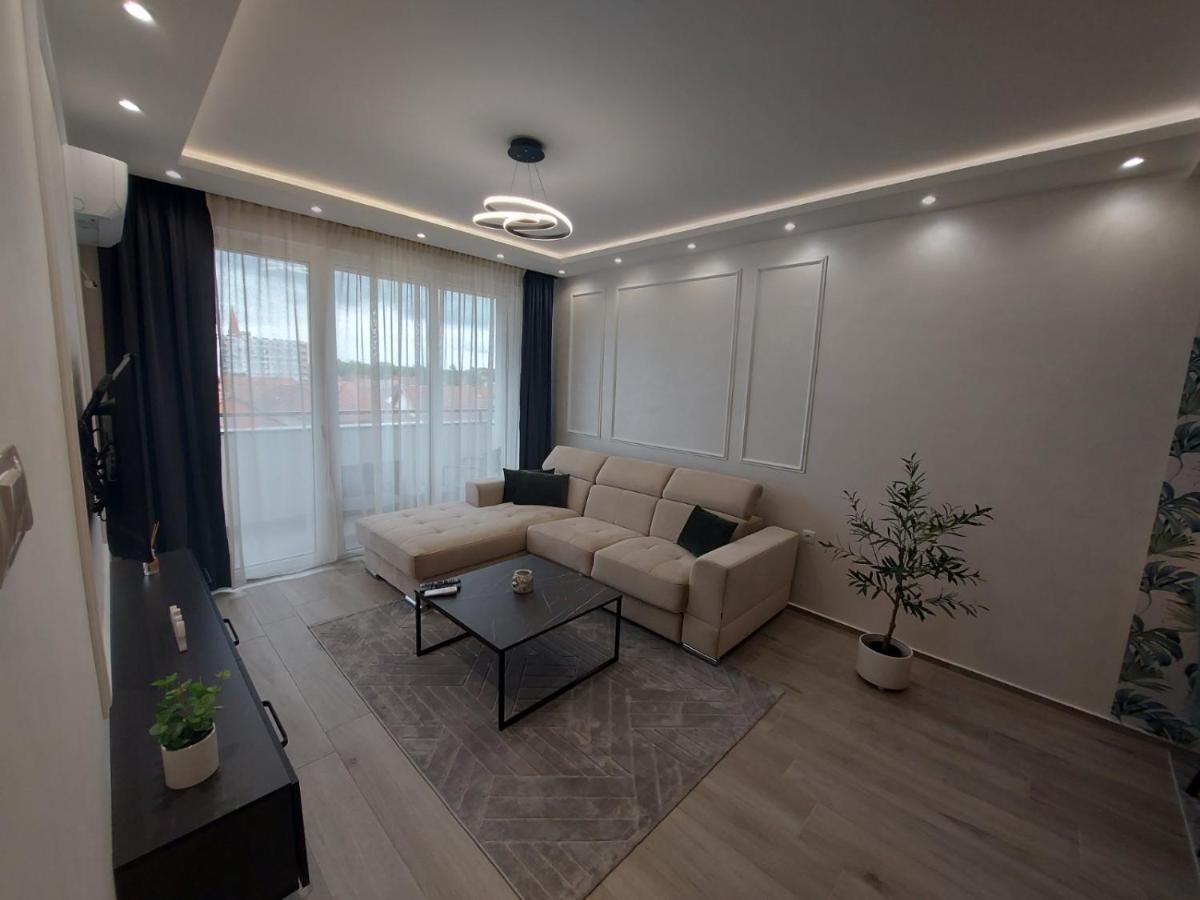 Apartamento Kat Apartman Subotica Exterior foto