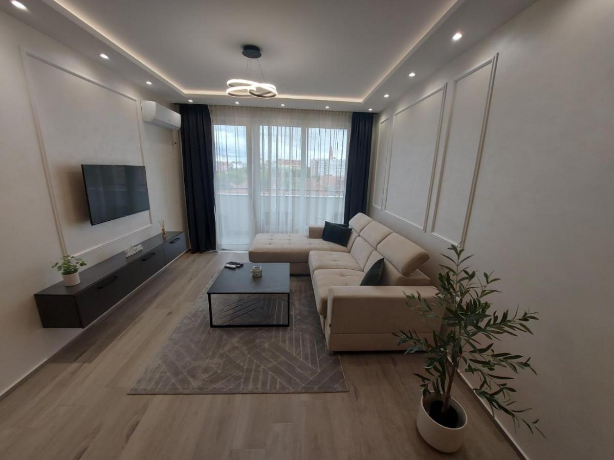 Apartamento Kat Apartman Subotica Exterior foto