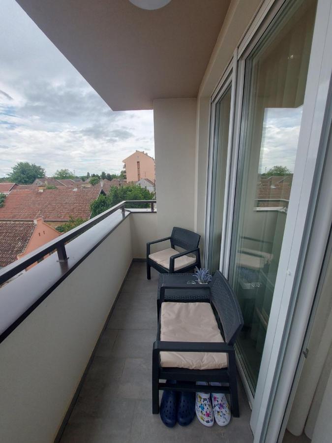 Apartamento Kat Apartman Subotica Exterior foto