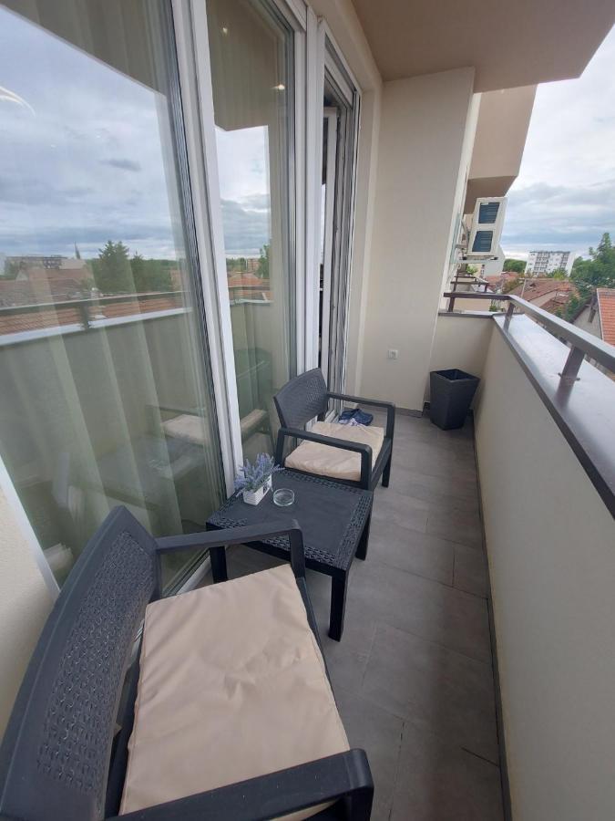 Apartamento Kat Apartman Subotica Exterior foto